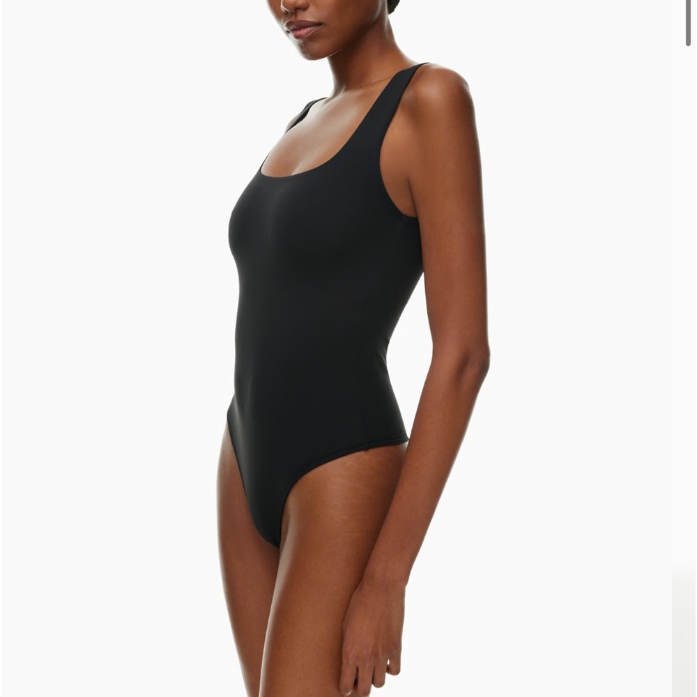 Aritzia Babaton Square Neck Bodysuit